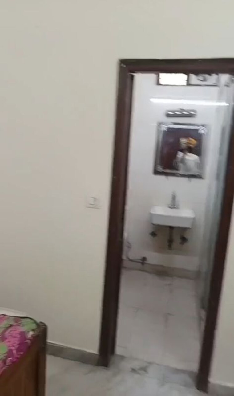 undefined, patel nagar 3 Bedroom 1200 Sq.Ft. Builder Floor In Patel Nagar Delhi 10080934