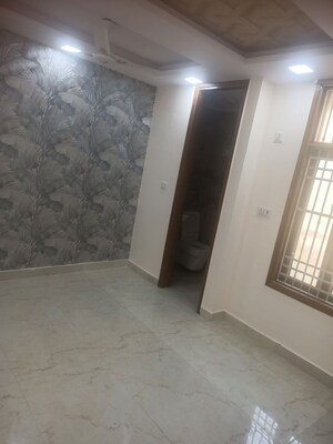 Room in 3 BHK Builder Floor at Tughlakabad Extension – for Sale