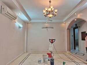 Furnished Amenities in 4 BHK Builder Floor at Kailash Colony – for Rent