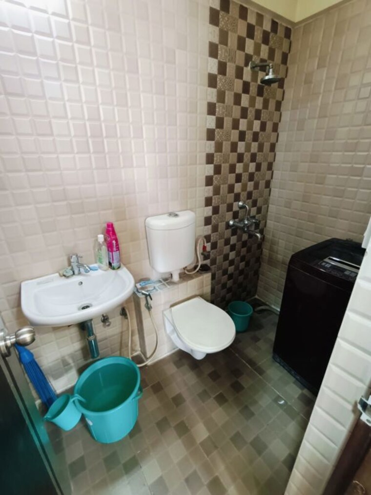 Bathroom, khadakpada 1 Bedroom 605 Sq.Ft. Apartment In Khadakpada Thane 10081070
