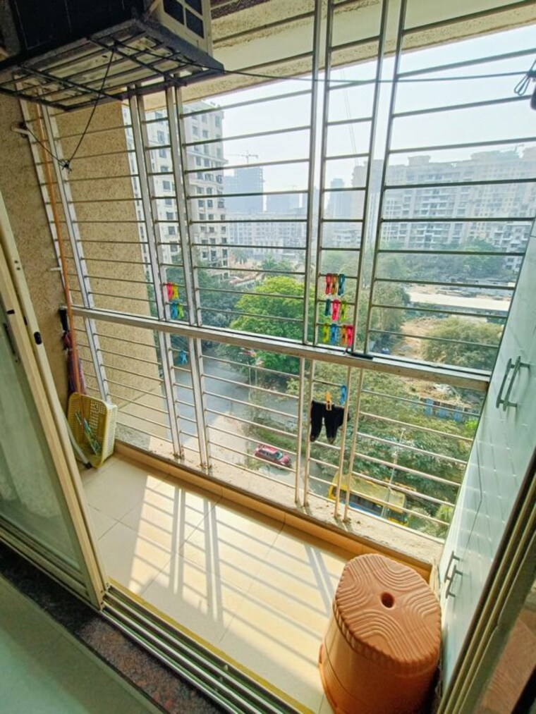 Balcony, khadakpada 1 Bedroom 605 Sq.Ft. Apartment In Khadakpada Thane 10081070