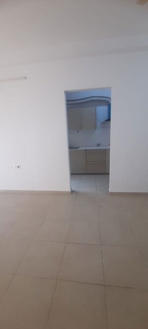 Room in 2 BHK Apartment at Bhartiya Nikoo Homes, Thanisandra Main Road – for Rent