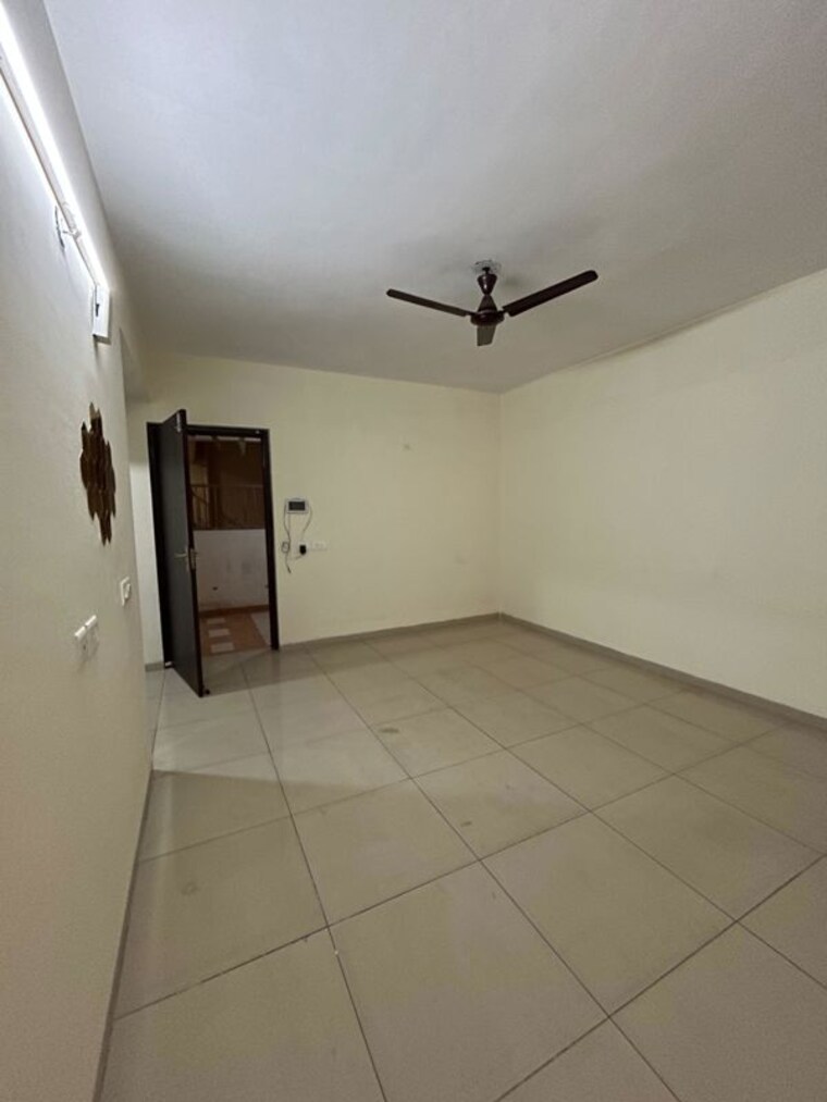 Bathroom, palm-marina-suites 2 Bedroom 860 Sq.Ft. Apartment In Nh 24 Ghaziabad 10081955