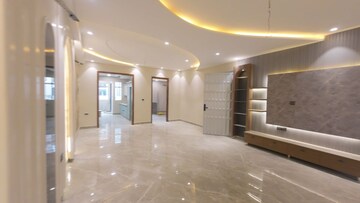 Parking in 3 BHK Builder Floor at TDI The Grand Retreat, Sector 88 – for Sale