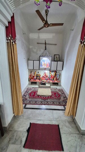 Bedroom in 3 BHK Independent House at Sector 4 – for Rent