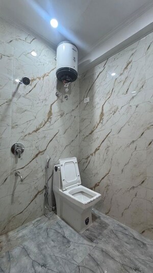 Bathroom in 1 BHK Builder Floor at Saket – for Rent