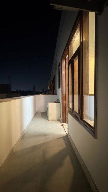 Building Lobby in 1 BHK Builder Floor at Saket – for Rent