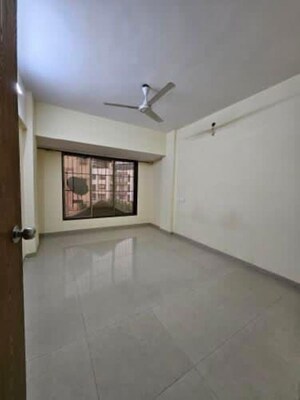 Room in 2 BHK Apartment at Shree Krishna Heights Malad, Malad East – for Rent