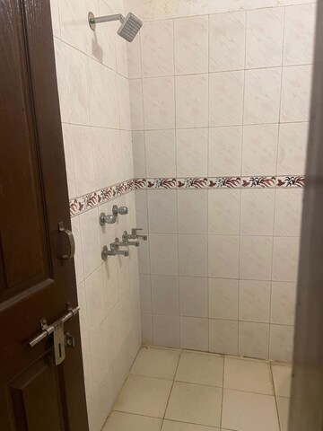 Bathroom in 2 BHK Builder Floor at Palam Vihar – for Rent