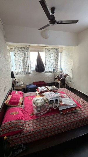 Bedroom in 3 BHK Apartment at Bandra West – for Rent