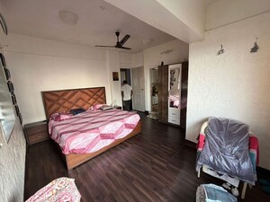 Bedroom in 3 BHK Apartment at Bandra West – for Rent
