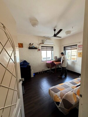 Bedroom in 3 BHK Apartment at Bandra West – for Rent