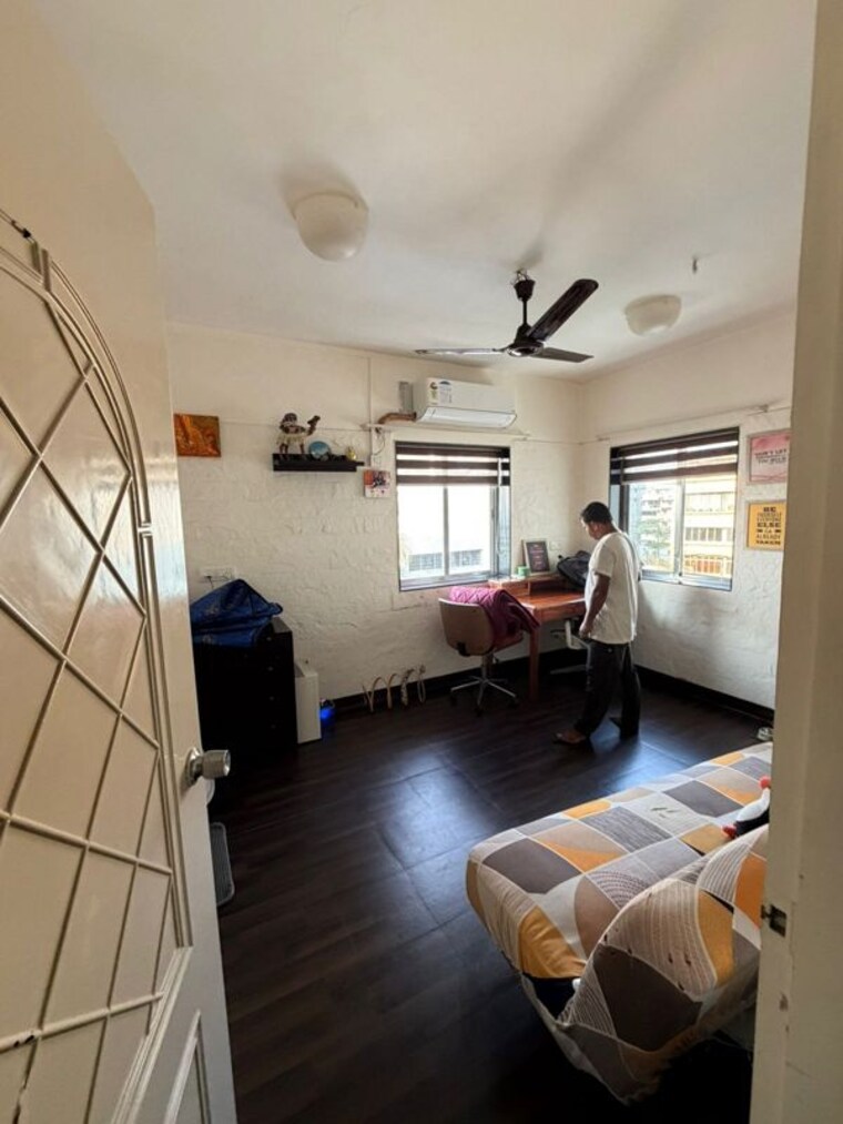Bedroom, bandra west 3 Bedroom 1100 Sq.Ft. Apartment In Bandra West Mumbai 10082012