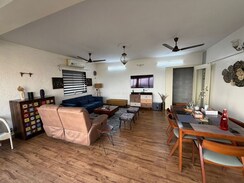 3 BHK + Pooja Room Apartment For Rent in Bandra West