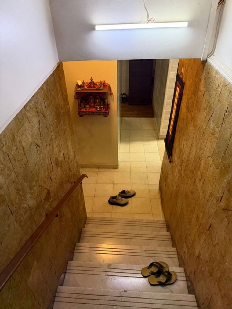 undefined, bandra west 3 Bedroom 1100 Sq.Ft. Apartment In Bandra West Mumbai 10082012