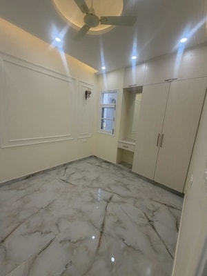 Room in 3 BHK Builder Floor at Turner Road – for Sale
