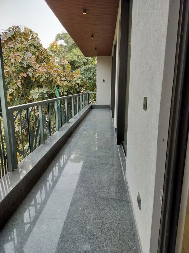 Balcony, sector 45 2 Bedroom 60 Sq.Yd. Builder Floor In Sector 45 Gurgaon 10082067