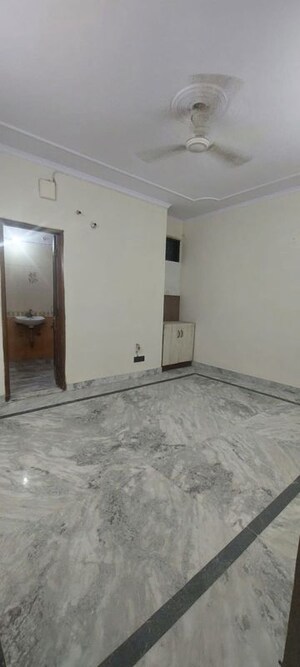 Room in 2 BHK Builder Floor at Govindpuri – for Rent