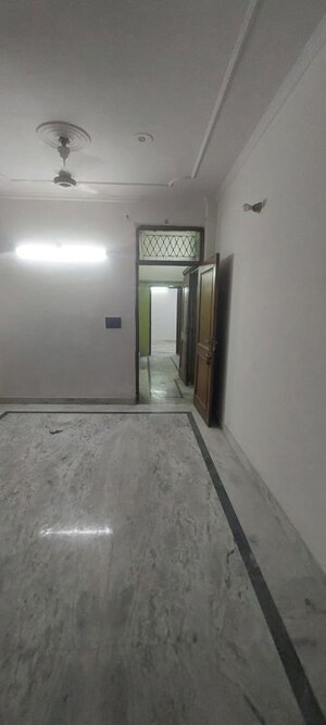 Room in 2 BHK Builder Floor at Govindpuri – for Rent