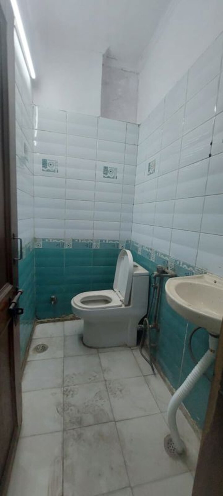 Bathroom, govindpuri 2 Bedroom 80 Sq.Yd. Builder Floor In Govindpuri Delhi 10082069