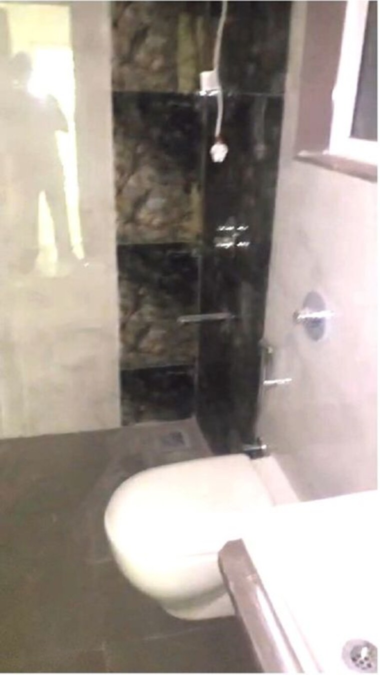 Bathroom, chembur 3 Bedroom 1300 Sq.Ft. Apartment In Chembur Mumbai 10082000