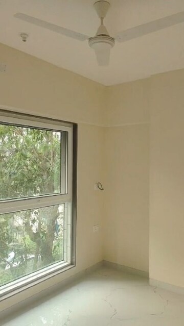 Bedroom in 3 BHK Apartment at Chembur – for Rent