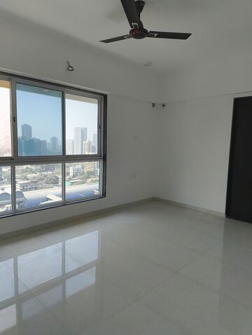 Room in 2 BHK Apartment at Empire Towers, Goregaon East – for Rent