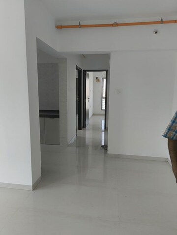 Room in 2 BHK Apartment at Empire Towers, Goregaon East – for Rent