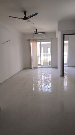 3 BHK + Study Room Apartment For Rent in Smart World Orchard