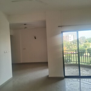 Room in 3.5 BHK Apartment at Ardee City Palm Grove Heights, Sector 52 – for Rent