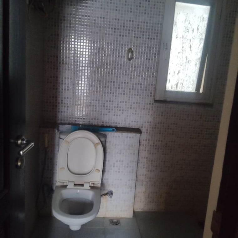 Bathroom, unitech-the-residences-gurgaon 2 Bedroom 1060 Sq.Ft. Apartment In Sector 33 Gurgaon 10082235