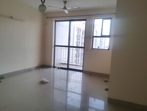 Room in 3.5 BHK Apartment at Unitech The Residences Gurgaon, Sector 33 – for Rent