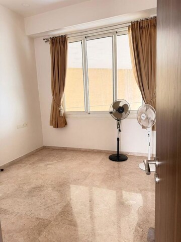 Room in 4 BHK Apartment at Indiabulls Sky Forest, Lower Parel – for Rent