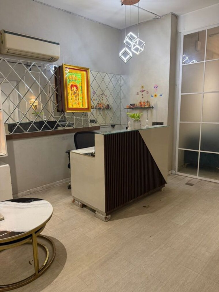 Team Area, greater kailash ii Commercial Office Space 2150 Sq.Ft. In Greater Kailash ii Delhi 10068668