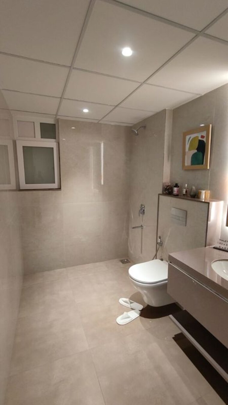 Bathroom, kumar-prism 4 Bedroom 2400 Sq.Ft. Apartment In Hadapsar Pune 10082311