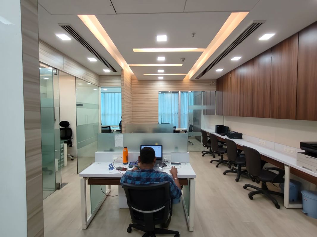 Office Space For Rent in Sunteck Crest