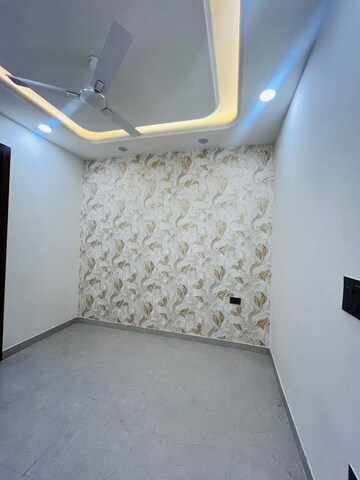 Bathroom in 3 BHK Builder Floor at RPS Palm Drive, Sector 88 – for Rent