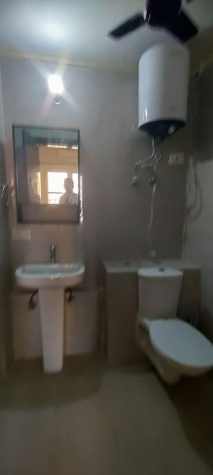 Furnished Amenities in 3 BHK Apartment at BPTP Park Grandeura, Sector 82 – for Rent