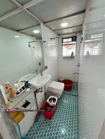 Team Area in 1 BHK Apartment at Juhu Breeze CHS, Santacruz West – for Rent