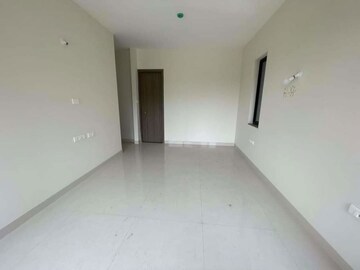 Room in 3 BHK Apartment at Kumar Prospera Hadapsar, Hadapsar – for Sale