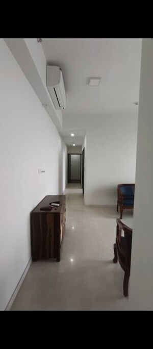 Furnished Amenities in 2 BHK Apartment at Piramal Aranya, Byculla – for Rent