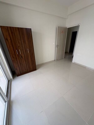 Room in 2 BHK Apartment at DS MAX Sahara, Hosa Road – for Rent