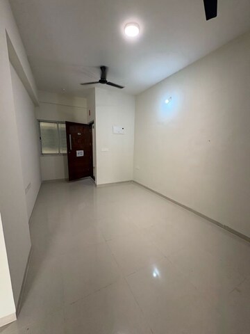 Room in 2 BHK Apartment at DS MAX Sahara, Hosa Road – for Rent