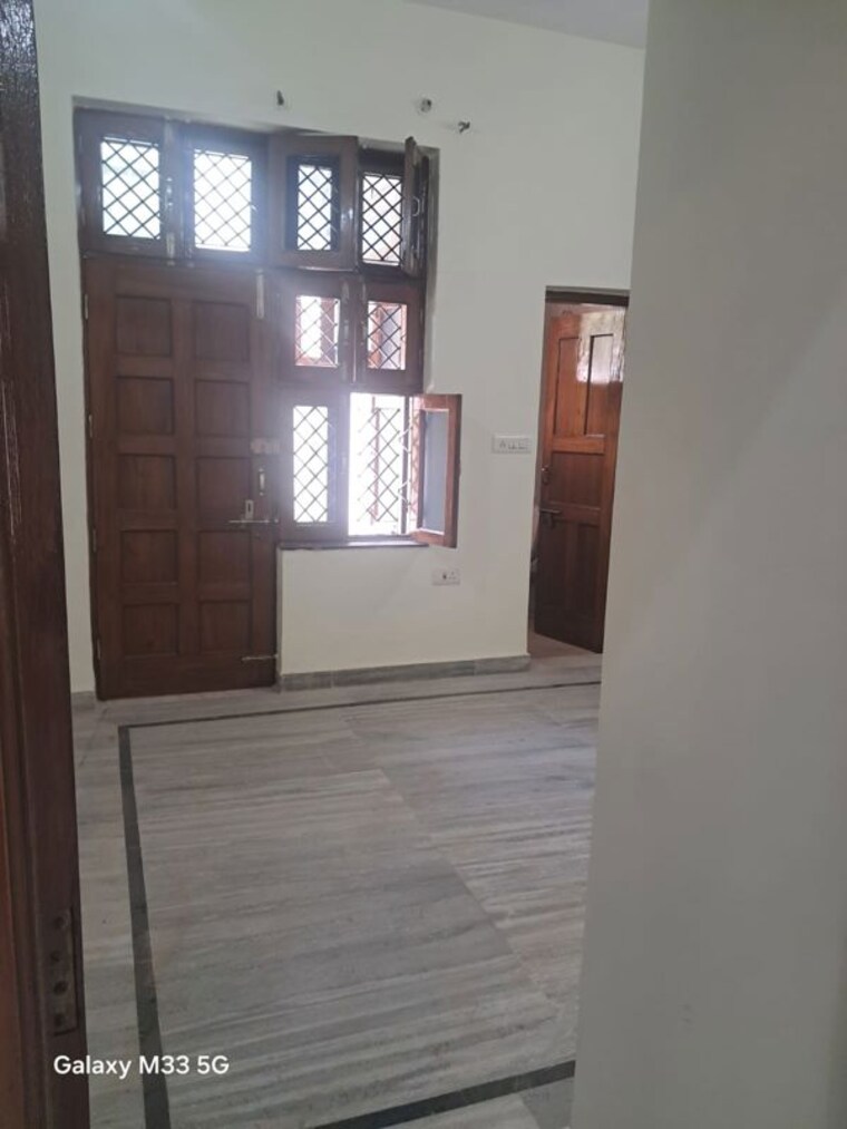Room, sector 45 3 Bedroom 160 Sq.Yd. Independent House In Sector 45 Faridabad 10082740