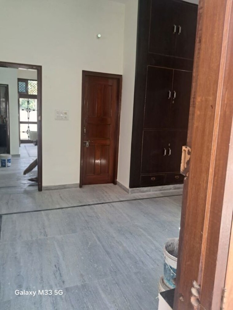 Room, sector 45 3 Bedroom 160 Sq.Yd. Independent House In Sector 45 Faridabad 10082740
