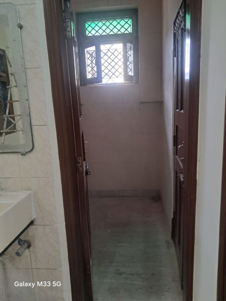 Bathroom, sector 45 3 Bedroom 160 Sq.Yd. Independent House In Sector 45 Faridabad 10082740