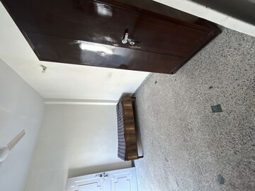 Furnished Amenities in 1 BHK Builder Floor at Kotla Mubarakpur – for Rent