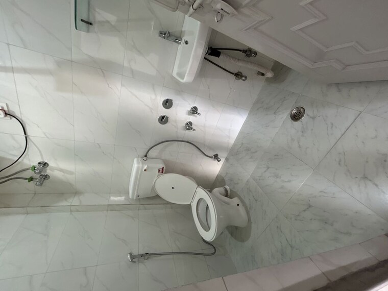 Bathroom, kotla mubarakpur 1 Bedroom 450 Sq.Ft. Builder Floor In Kotla Mubarakpur Delhi 10082723