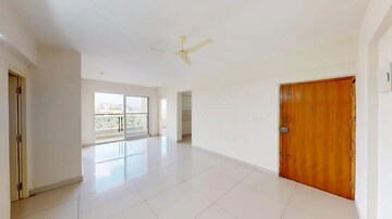 Room in 3 BHK Apartment at Mahaveer Classic Apartment, Panduranga Nagar – for Sale