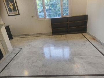 Room in 3.5 BHK Apartment at Vasant Kunj – for Sale